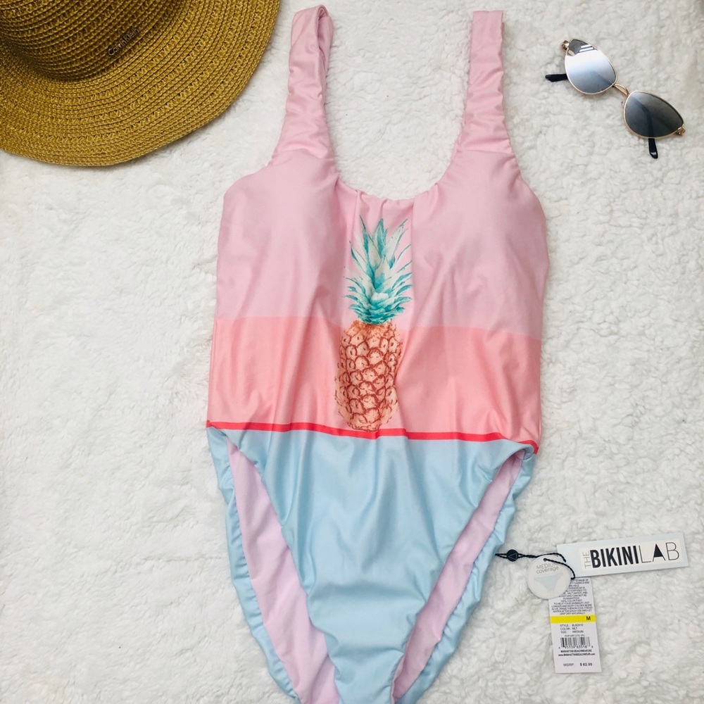 Woman Medium Swimsuit